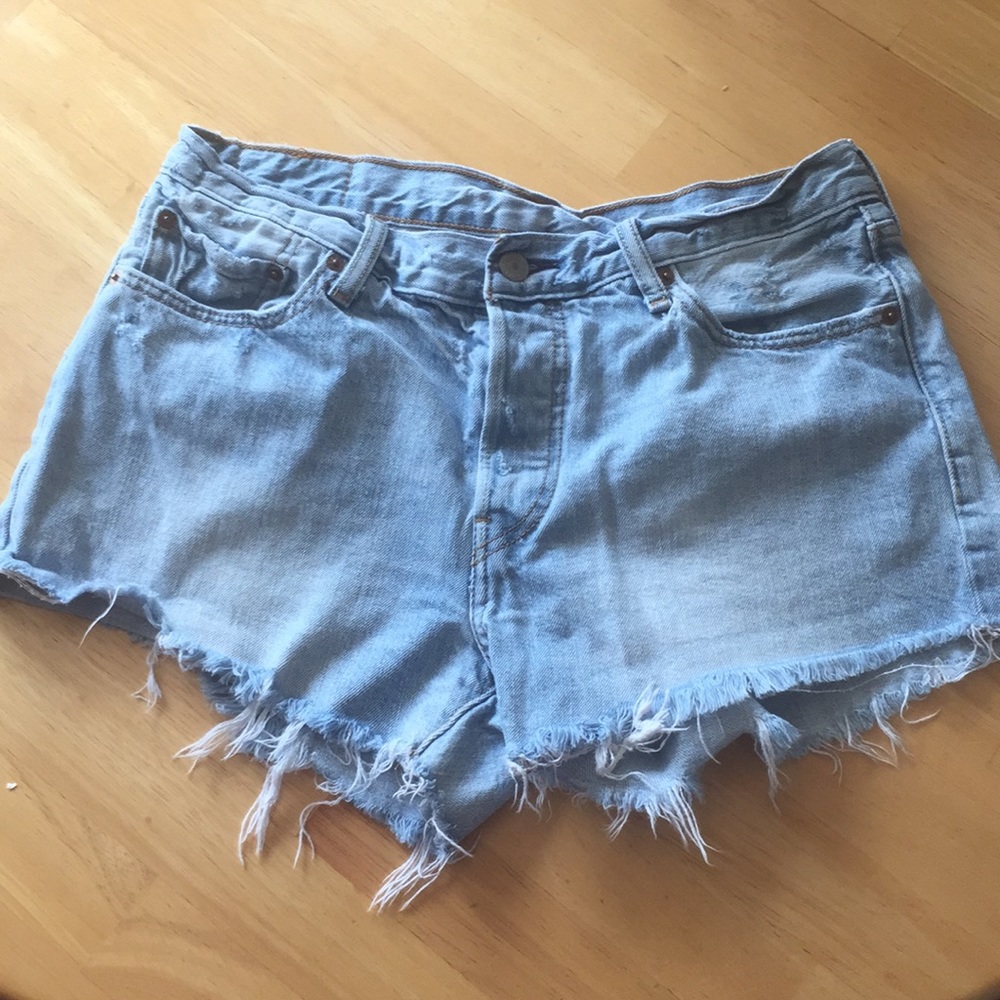 Levi’s Mid Rise Shorts